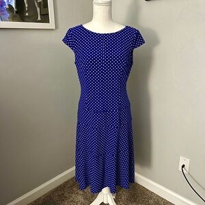 Anne Klein Fitted Purple and white polka dot fit and flare midi dress Size 8